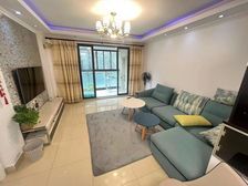 临近沃尔玛 总高六楼带电梯 精装修 送固定车位 看房随时