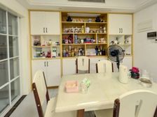 园丁小区3室2厅2卫南朝向260.0万元/套出售