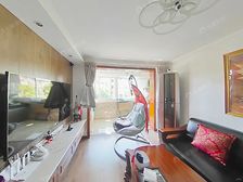 2001年商品房,一梯两户,耗华精装修、停车方便,满五年