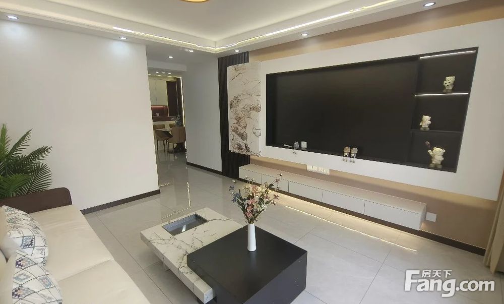 中央峰景,精选好房.市中心少有好房,全明户型,采光无敌.