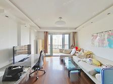 国际社区 虽紧贴着内环线,但被绿化所包围,有一种远离喧