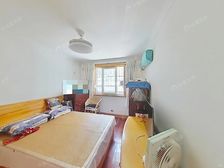 一梯一户大三房,01年次新带一楼大院,近15号x,有钥匙好看