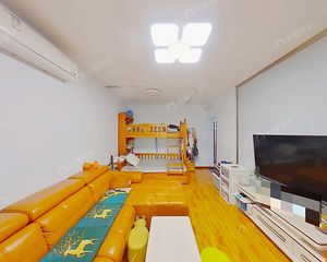 板厂南里花园 南北通透两居室 首付94万 指标未用 随时签约