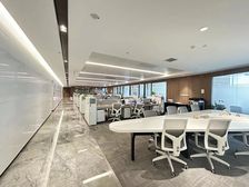 江苏地标 国金中心 电梯口带办公家具 豪装全湖景 地铁口