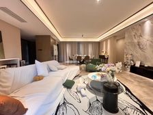 天皓西派云峰 4 房 189 方 繁华地段 安全性高