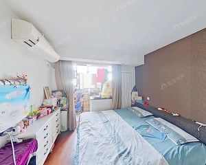 志新村电梯南北通透一居