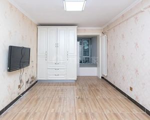 晓月苑二里,南北通透,精装大一居,地铁14和16号线