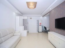 自中间楼 使用率高 装修保养好