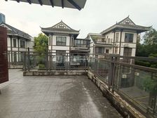 商务区核心位置 联排别墅 带花园 露台