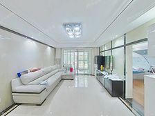 一楼带院 小区前排 采光好 院子大 精装修