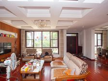 专卖院子露台 联排别墅 南北院子和大露台 格局好 诚心实意卖