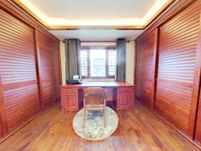 园区法式独栋大别墅,业主诚心出售,满五年