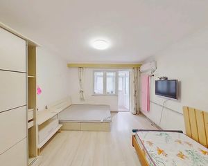 紧邻北京南站,洋桥北里,低楼层,南向户型方正一居