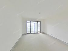 青山绿庭 全新毛坯大三房 通透全明边户 中间楼层采光视野好