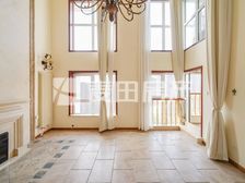 融科橄榄城顶层复式大四居室