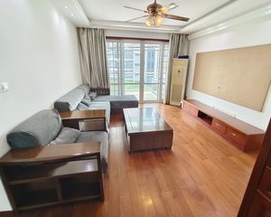 天合家园装修保养好 房东诚心出售 看房有钥匙