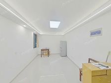 好户型 全新精装,电梯三房一厅 精品房源 临滨江300米