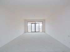 龙城公馆旁雅居乐星河湾 4室2厅 毛坯出售价格可谈