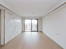 高楼层 18楼 诚心出售 建招商龙宸壹号 4室2厅 精装修