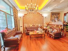 新天地别墅 带花园 诚心出售 价格可议