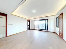 (带两车位)堇天府东区,顶加阁大露台,精装户型好 空中大花园