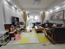 传媒星城 5房2厅132万