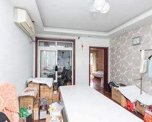 玉泉营 十号线首经贸地铁口 东西通透两居 中间楼层 婚房诚售