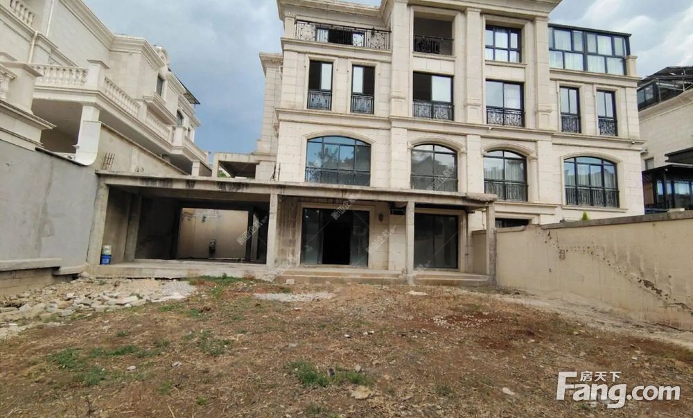 俊发滇池one6组团维朗苑双拼别墅花园400平米临水位置好.