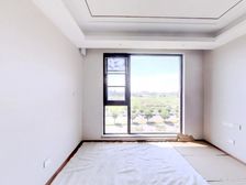 明湖畔 上湖城一期,双地 铁,洋房一梯一户私密性好,华师大