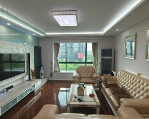 日月星城4室2厅2卫南北朝向399.0万元/套出售