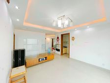 新上房源 中间楼层 三房一卫 房东急卖 好房