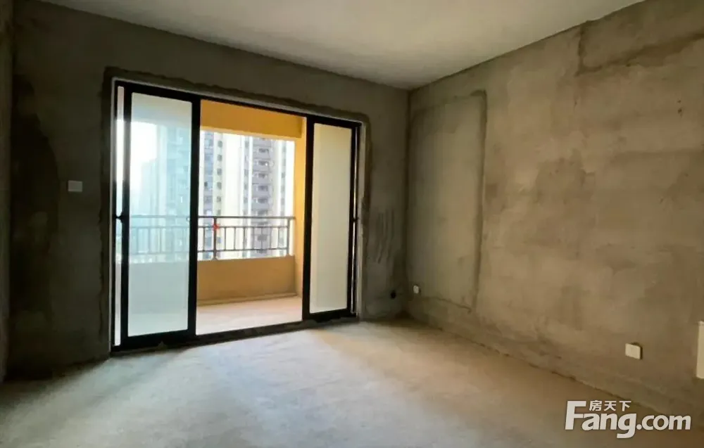之前的 级别的小区 现在也不行了 房东直降30 边户亮堂