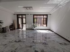 半岛二区别墅 老本豪装 218平 4室一越二带院