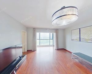 低密洋房社区南北通透 满五年大三居 户型方正 临将府公园