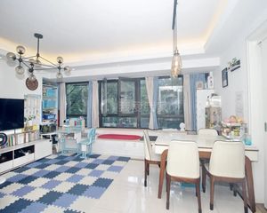 万科物业 小区配套齐全 有车位 边套户型