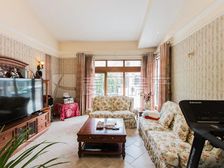 龙湾别墅4室3厅精装修 有钥匙 可谈价格 位置好 安排起来啊