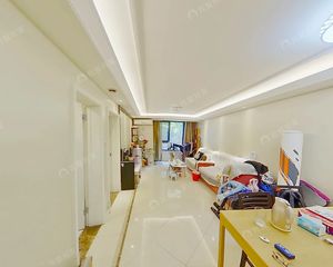 2015年新小区万科开发,小区环境好东门商场,地铁站