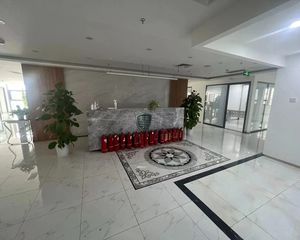 投资自用两不误 中电信息大厦585平 格局方正 遗留精装