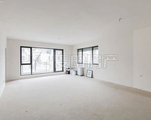 两个阳台 有钥匙 可谈价格 集中供暖 好房子 景粼原著东区