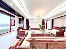 绿地海外滩花苑 精装150万 保养好 看一线江景