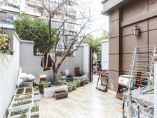 晨曦怡庭洋房一楼前后院子,自住保养,低价诚意出售