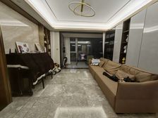 洋房,位置很好,得房高,精装修全亮间