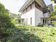 湖畔春秋 独栋别墅纯毛坯 四百多平 大院子 随时看房