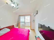 采光通风佳,位置好,出行方便,满五年看房方便,业主诚意出售