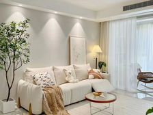 诚心出售,看中还可再谈,税费各付,小区中心花园位置,装修漂亮