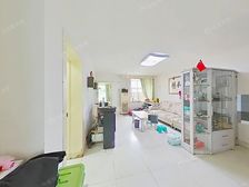 紧邻107国道,万亩湿地公园,交通方便