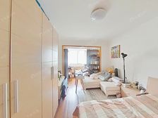 小苏:地铁轨交围绕,南北通全明,首付两成即可轻松上车!