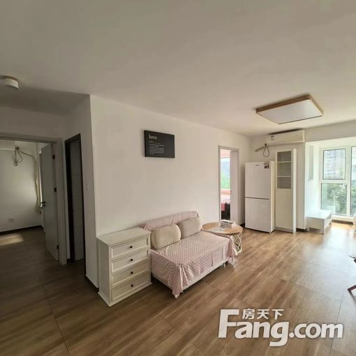  ������԰A�� 2��1��1�� 81ƽ��װ�� 8800Ԫ/�� 