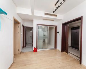 高楼层 大两房精装修 东边套 全明户型 业主诚心出售