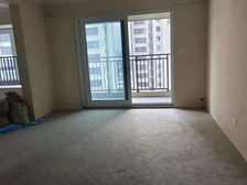 靠河低总价小四室,位置好,采光佳